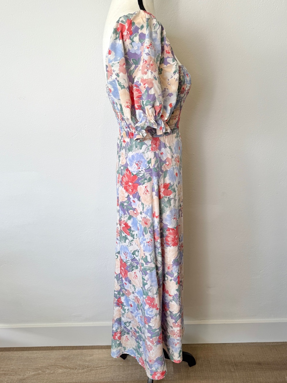 ASTR The Label Size Small Floral Smocked Puff Sleeve Midi Dress - Picture 12 of 12